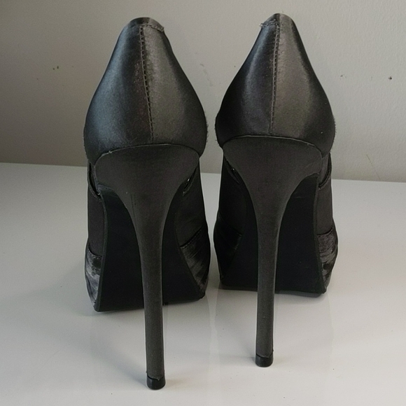 Gray satin pumps with rhinestone details - Picture 5 of 6
